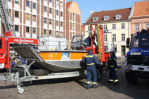 Finnjet mit Bürstenskimmer